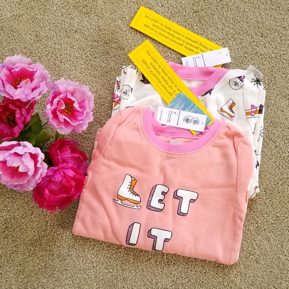 Old Navy | Let It Snow - Picture 2 of 4